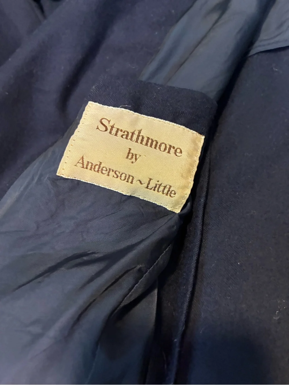 VTG Strathmore by Anderson~Little, Navy blazer classic tailored design. 100%wool